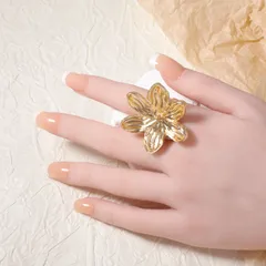 Retro Flowers Open Ring For Women In Gold Featuring Electroplated Zinc Alloy Material