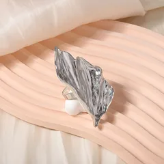 Retro Gold Leaves Open Ring For Women In Zinc Alloy With Electroplated Finish 4