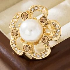 Retro Golden Alloy Flowers Ring For Elegant Style 3