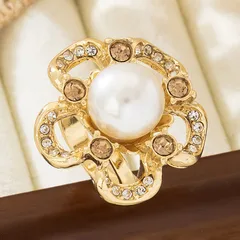 Retro Golden Alloy Flowers Ring For Elegant Style 4