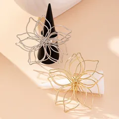 Retro Silver Alloy Flowers Ring For Unisex Featuring Elegant Design 2