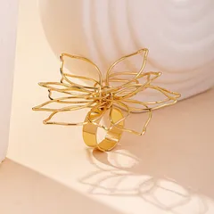 Retro Silver Alloy Flowers Ring For Unisex Featuring Elegant Design 3