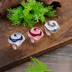 Rose Red Zinc Alloy Ring For Women Featuring Enamel Craftsmanship