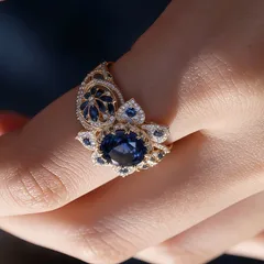 Round Gold Alloy Ring For Women Featuring Zircon Inlay, Elegant And Stylish Jewelry 4