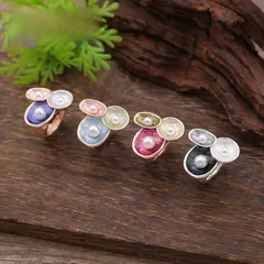 Silver Flowers Ring For Women With Enamel Craft And Imitation Pearl Inlay, Made Of Zinc Alloy