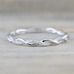Simple Style Flowers Ring For Women In Gold Alloy With Electroplated Finish And Rhinestones Inlay 3