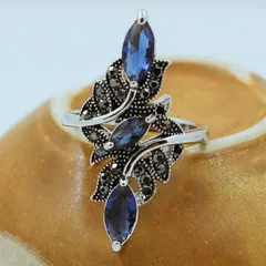Simple Style Geometric Women’s Ring In Blue Alloy With Faceted Design Featuring September Birthstone Sapphire 3