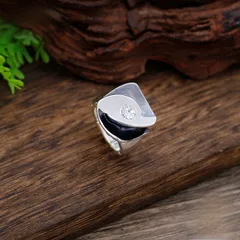 Simple Style Rose Red Flowers Ring For Women In Zinc Alloy With Enamel Craftsmanship 4
