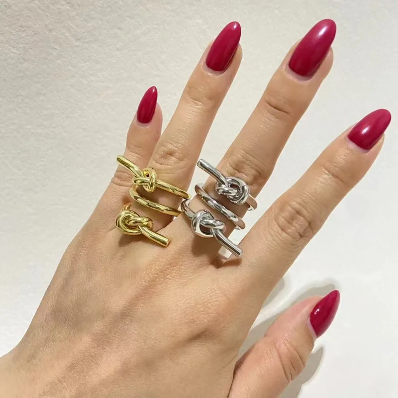Simple Style Silver Alloy Band Ring For Women With Electroplated Finish Featuring Elegant Knot Design 5