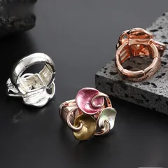 Simple Style Flowers Ring For Women In Colour Zinc Alloy With Enamel Craftsmanship 2