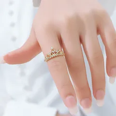 Simple Style Gold Alloy Crown Ring For Women Featuring Moissanite Inlay 3