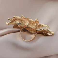 Luxurious Sunflower Ring For Unisex Featuring Gold Plated Alloy Material And Stone-Free Inlay 4