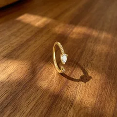 Simple Style Women’s Copper Leaf Ring With PVD Coated Gold Finish 3