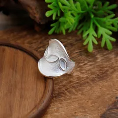 Simple Style White Flowers Ring For Women In Zinc Alloy With Enamel Craftsmanship 4