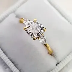 Square Alloy Ring For Unisex, Golden Plated With 0.03µm-0.05µm Thickness, Featuring Zircon Inlay