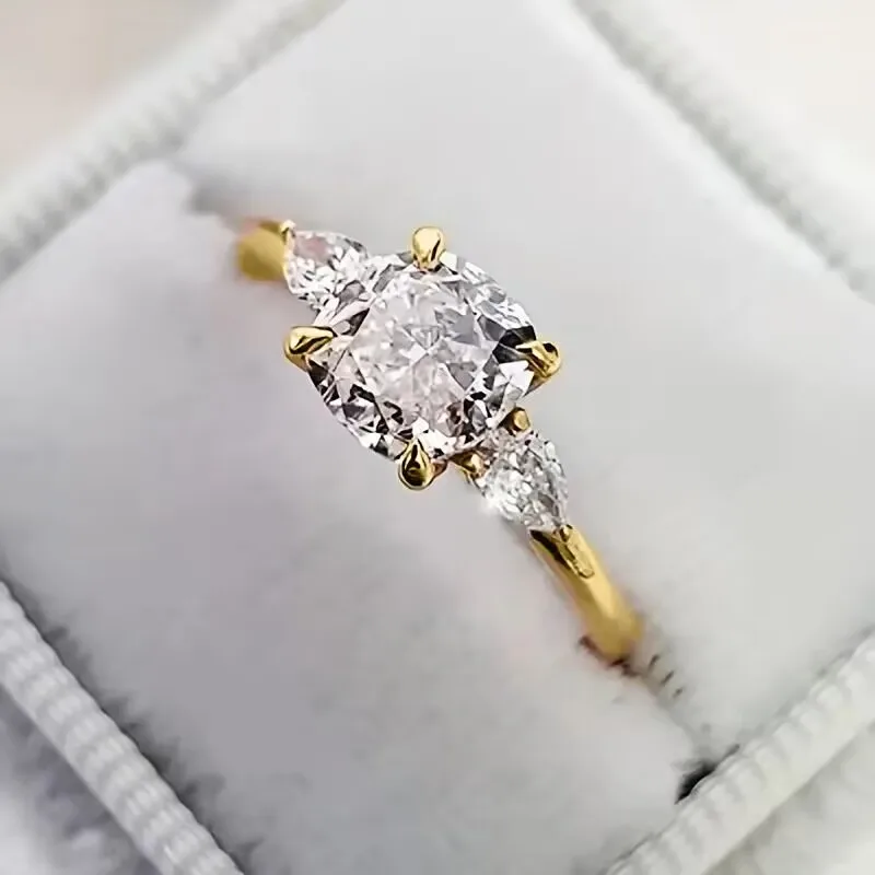 Square Alloy Ring For Unisex, Golden Plated With 0.03µm-0.05µm Thickness, Featuring Zircon Inlay 5