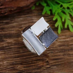 Square Simple Style Zinc Alloy Ring For Women In Coffer Color With Enamel Craftsmanship 4