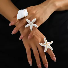 Starfish Ring For Women In Golden Plated Zinc Alloy Featuring Electroplated And Enamel Craftsmanship