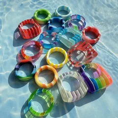 Stripe Resin Ring For Women In Ombre Color, Perfect For Summer Wear 4