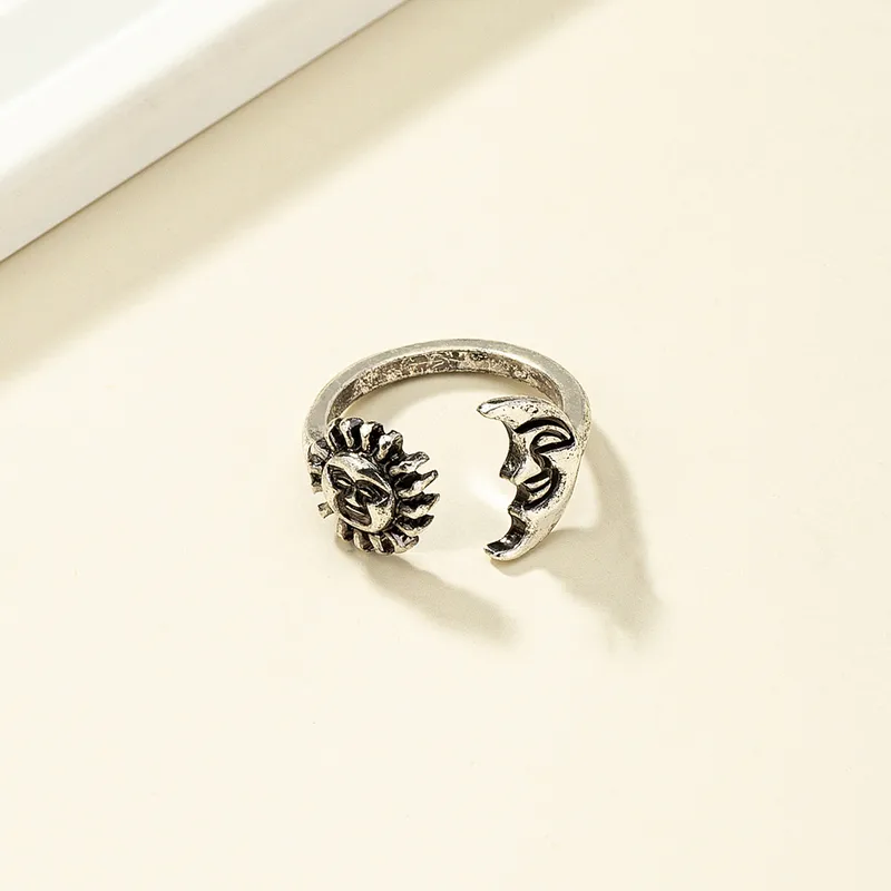 Sun Pattern Women’s Rings For Elegant Style Featuring Electroplated Golden Plated Zinc Alloy With Three-dimensional Craftsmanship 4