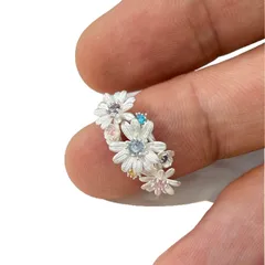 Sweet Daisy Ring For Unisex Featuring Electroplated Zinc Alloy Material 5