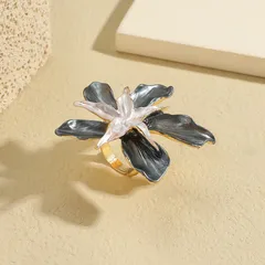 Sweet Flowers Open Ring For Women, 1 PCS Package, Golden Plated Alloy With 0.03µm-0.05µm Thickness 4