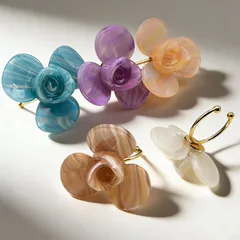 Sweet White Resin Flowers Open Ring For Women, Featuring Elegant Design Perfect For Everyday Wear