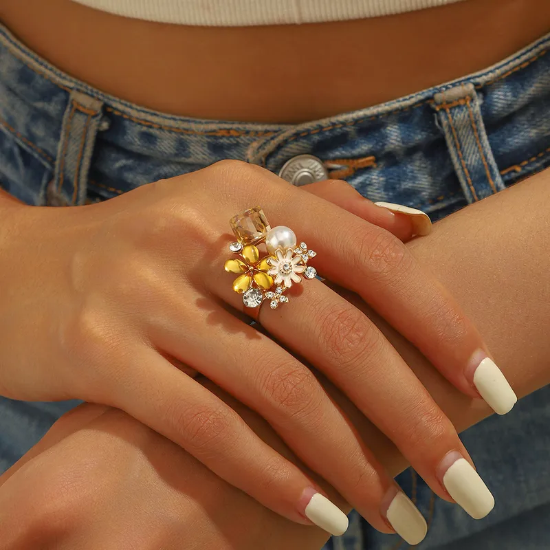 Tropical Flowers Open Ring For Women With KC Golden Plated Coating 0.03µm-0.05µm And Rhinestones, 1 PCS/Package 4