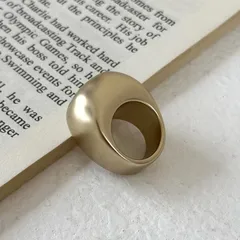 Unique Geometric Resin Ring For Women Personality High-grade Amber Color Index Finger Ring Fashionable  Style Polished Finish 3