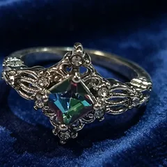 Irregular Unisex Alloy Ring For Everyday Wear Featuring White K Plated Finish With 0.03µm-0.05µm Thickness And Zircon Inlay 2
