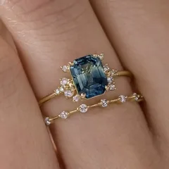 Unisex Rectangle Rings For Everyday Wear, Golden Plated Zinc Alloy With Rhinestones And 0.03µm-0.05µm Plating Thickness