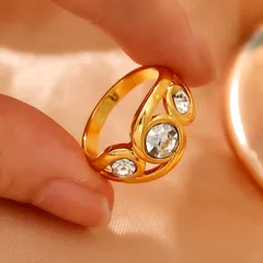 Vintage Style Bird Ring For Women Handmade With Zinc Alloy And Rhinestones Inlay 3