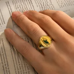 Vintage Style Crown Ring For Unisex Featuring Enamel Craftsmanship In Golden Plated Copper 4