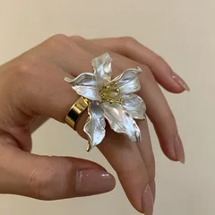 Vintage Style Flowers Open Ring For Women In Gold Copper Alloy With Mixed Metal Craftsmanship 2