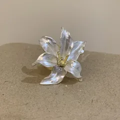 Vintage Style Flowers Open Ring For Women In Gold Copper Alloy With Mixed Metal Craftsmanship 4
