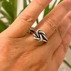 Vintage Style Geometric Silver Alloy Ring For Women Featuring Twist Craftsmanship 3