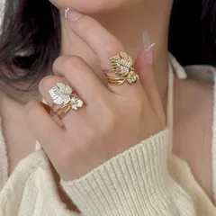Vintage Style Ginkgo Leaf Ring For Women In Gold Alloy With Real Gold Plated Electroplated Finish And Zircon Inlay 2