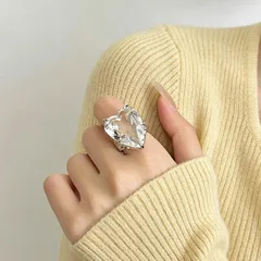 Vintage Style Heart Shape Open Ring For Women In Gold Zinc Alloy With Electroplated Finish 2
