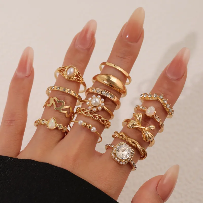 Vintage Style Heart Shape Ring For Women In Gold Alloy, Electroplated Finish, 1 Set 5