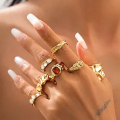 Vintage Style Irregular Silver Metal Ring For Women With Electroplated Finish