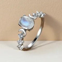 Vintage Style Silver Alloy Moon Ring For Women With Electroplated Finish