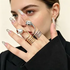 Vintage Style Tulips Ring For Women In Gold Metal Featuring Electroplated Craftsmanship