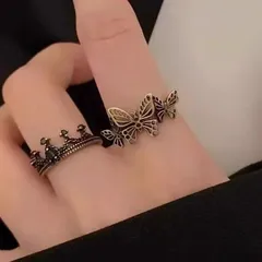 Vintage Style Unisex Insect Ring For Everyday Wear Featuring Electroplated Gold Alloy Design