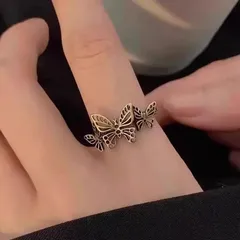 Vintage Style Unisex Insect Ring For Everyday Wear Featuring Electroplated Gold Alloy Design 2