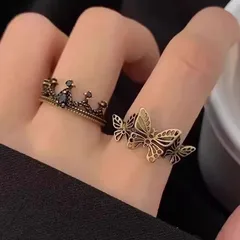 Vintage Style Unisex Insect Ring For Everyday Wear Featuring Electroplated Gold Alloy Design 3