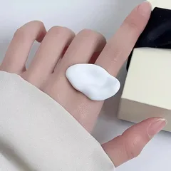 Luxurious White Color Block Open Ring For Women In Zinc Alloy Featuring Two Tone Craftsmanship 3
