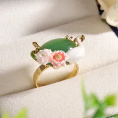 White Flowers Ring For Women In 18K Real Gold Plated With 0.03µm-0.05µm Thickness Featuring Glass And Natural Pearl Inlay, 1 Piece 3