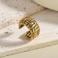 White Flowers Ring For Women In 18K Real Gold Plated With 0.03µm-0.05µm Thickness Featuring Glass And Natural Pearl Inlay, 1 Piece 4