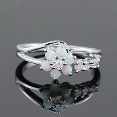 Sweet White Flowers Ring For Women In Alloy With Rhinestones Featuring Electroplated Finish