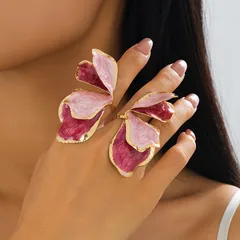 Women's Simple Irregular Texture Petal Plated Imitation Gold Iron Alloy Universal Electroplated Flower Oil Drop Ring Set